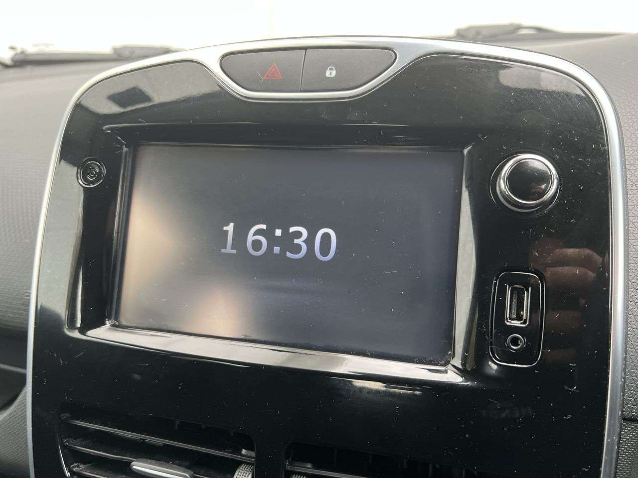 2015 RENAULT CLIO 2015 RENAULT CLIO