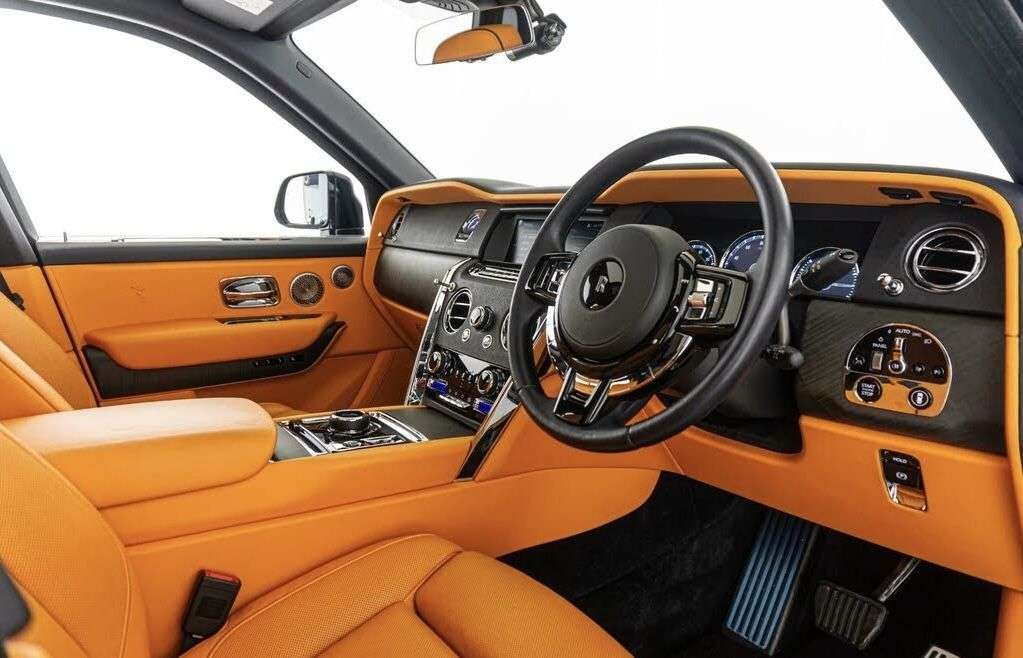 A 2020 ROLLS-ROYCE DAWN V12 A 2020 ROLLS-ROYCE DAWN V12