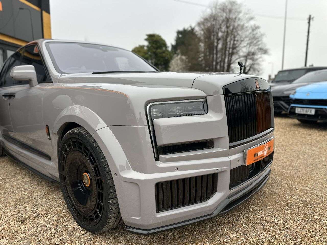 A 2026 ROLLS-ROYCE CULLINAN SERIES II 6.75 V12 SUV 5dr Petrol Auto 4WD Euro 6 (571 ps) 2026 MODEL/ VAT Q/ BLACK & A 2026 ROLLS-ROYCE CULLINAN SERIES II 6.75 V12 SUV 5dr Petrol Auto 4WD Euro 6 (571 ps) 2026 MODEL/ VAT Q/ BLACK &