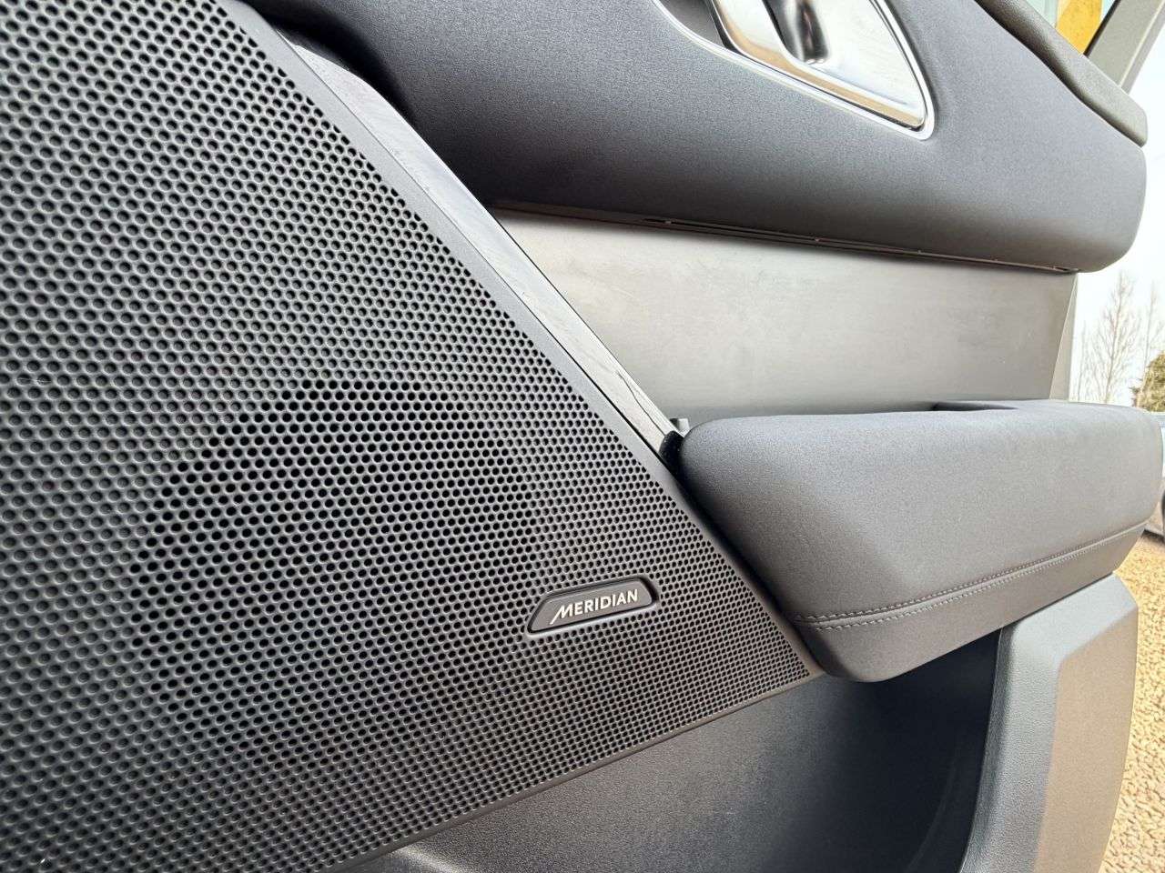 2024 LAND ROVER RANGE ROVER VELAR 2024 LAND ROVER RANGE ROVER VELAR