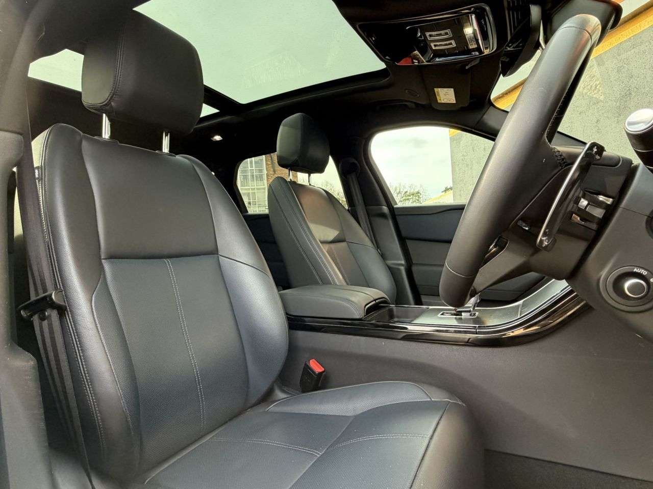 2024 LAND ROVER RANGE ROVER VELAR 2024 LAND ROVER RANGE ROVER VELAR