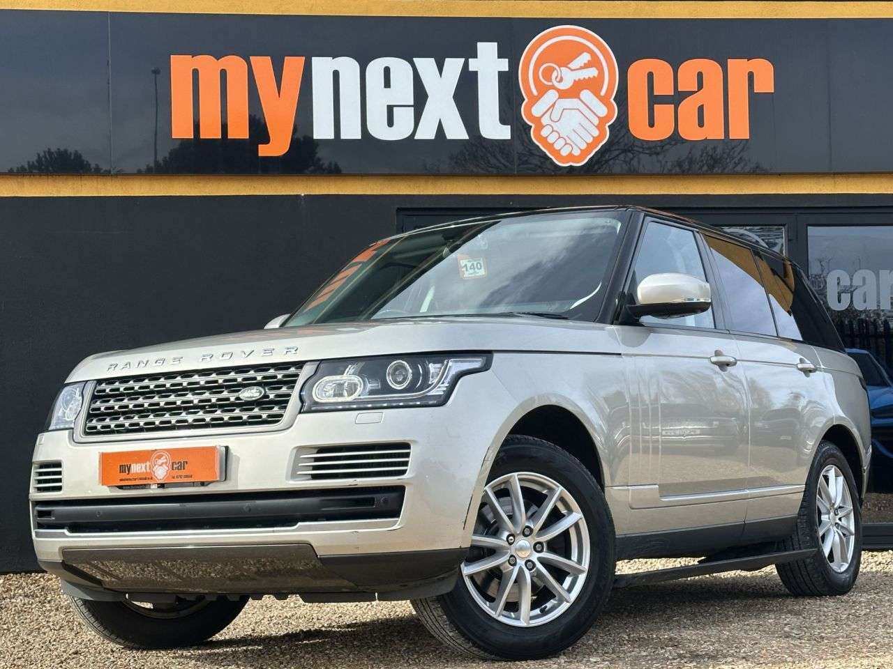 A 2014 LAND ROVER RANGE ROVER 3.0 TD V6 Vogue SUV 5dr Diesel Auto 4WD Euro 5 (s/s) (258 ps) CAMBELT REPLA A 2014 LAND ROVER RANGE ROVER 3.0 TD V6 Vogue SUV 5dr Diesel Auto 4WD Euro 5 (s/s) (258 ps) CAMBELT REPLA