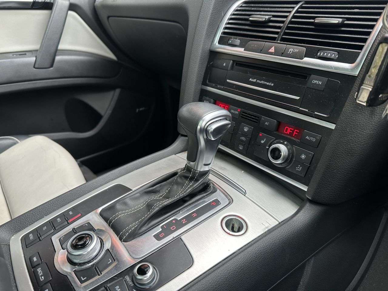 2012 AUDI Q7 2012 AUDI Q7