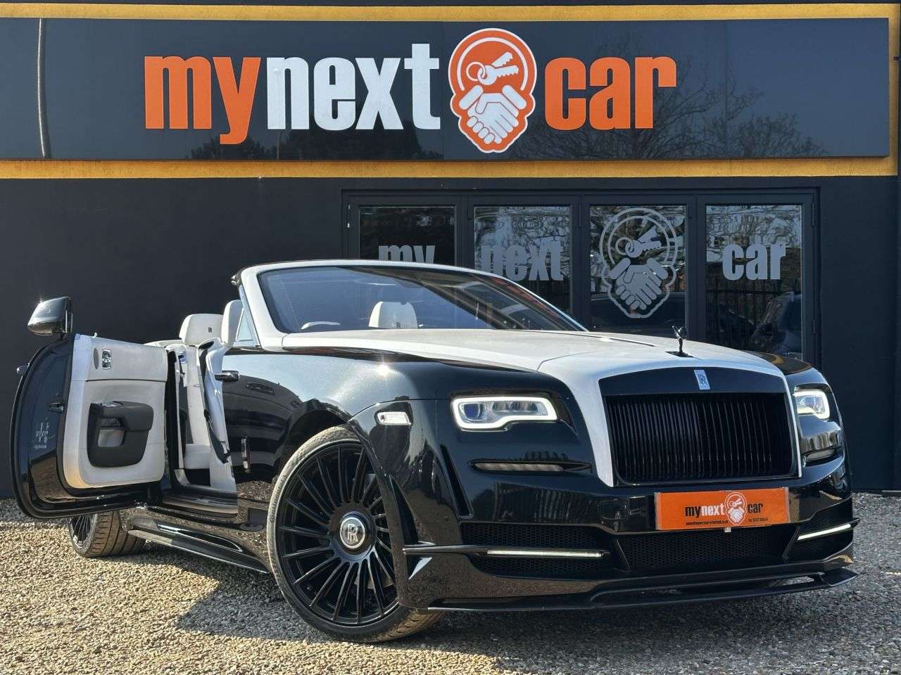 A 2017 ROLLS-ROYCE DAWN 6.6 V12 Convertible 2dr Petrol Auto Euro 6 (563 bhp) FRRSH+STARLIGHT+HEATED A 2017 ROLLS-ROYCE DAWN 6.6 V12 Convertible 2dr Petrol Auto Euro 6 (563 bhp) FRRSH+STARLIGHT+HEATED