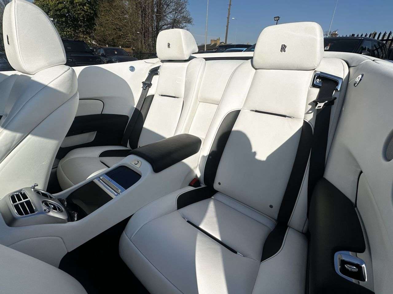 2017 ROLLS-ROYCE DAWN 2017 ROLLS-ROYCE DAWN