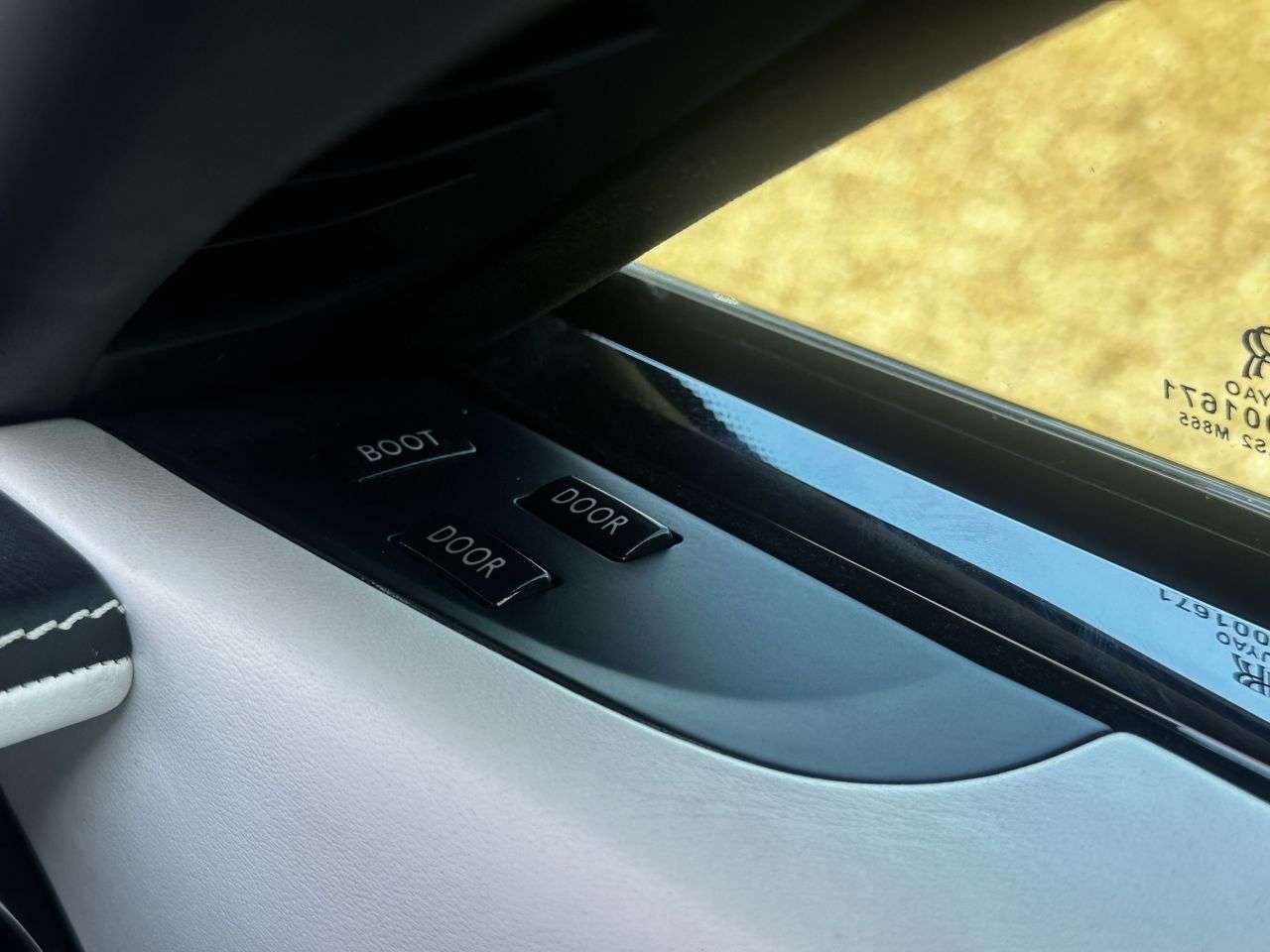 2017 ROLLS-ROYCE DAWN 2017 ROLLS-ROYCE DAWN