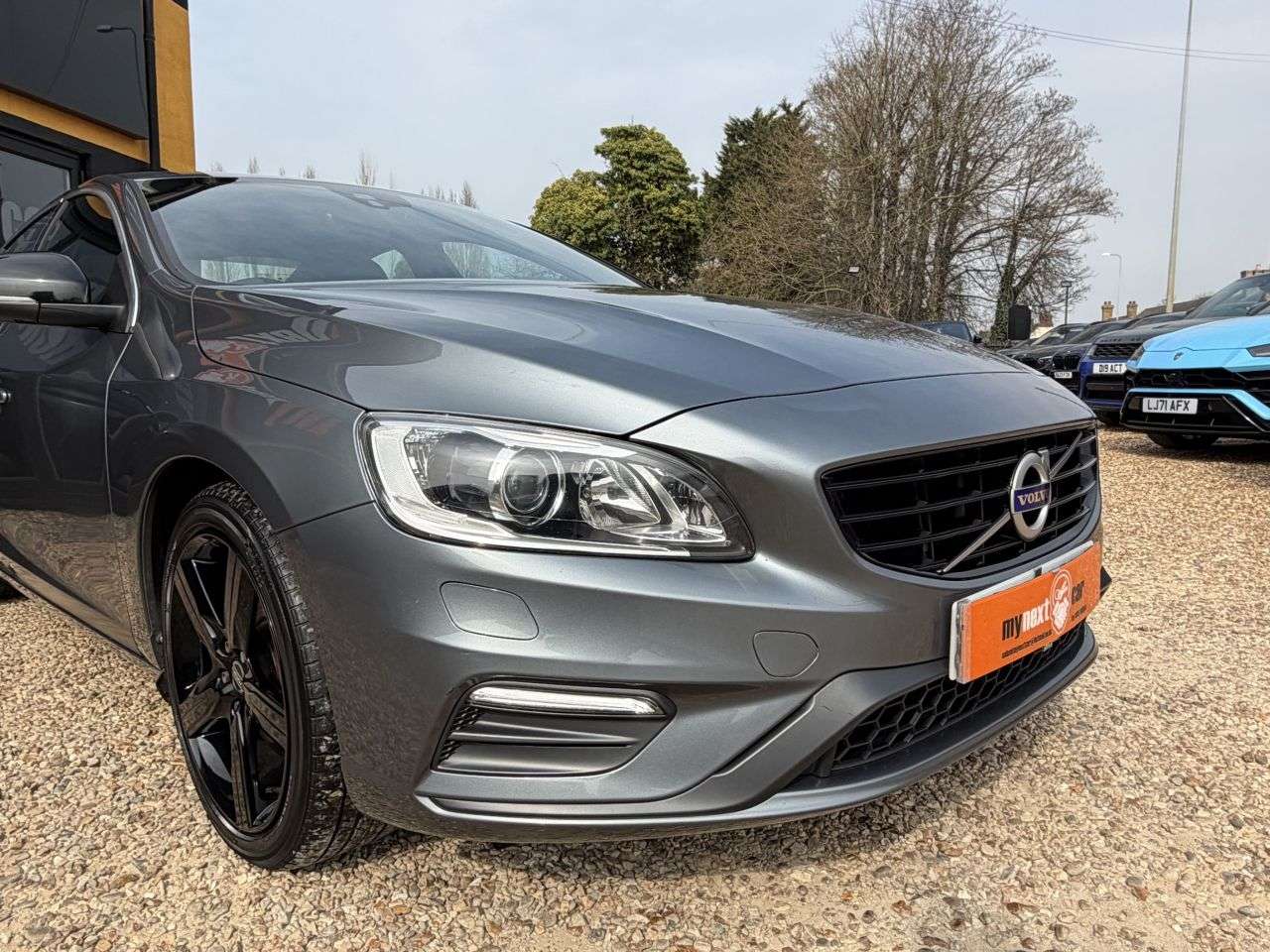 A 2018 VOLVO S60 2.0 D3 R-Design Lux Nav Saloon 4dr Diesel Auto Euro 6 (s/s) (150 ps) OSMIUM A 2018 VOLVO S60 2.0 D3 R-Design Lux Nav Saloon 4dr Diesel Auto Euro 6 (s/s) (150 ps) OSMIUM