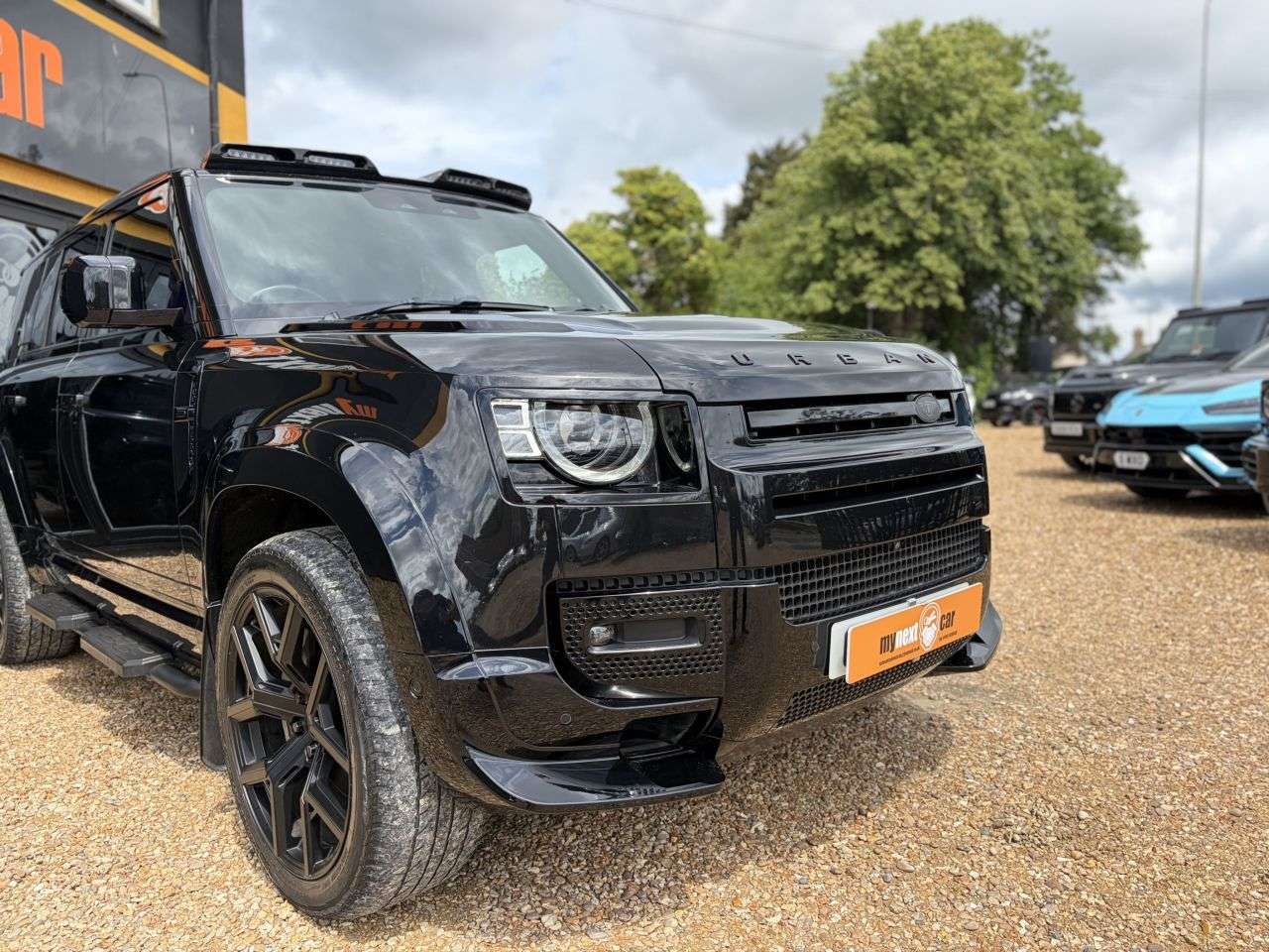 A 2020 LAND ROVER DEFENDER 3.0 D300 MHEV X-Dynamic HSE SUV 5dr Diesel Auto 4WD Euro 6 (s/s) (300 ps) A A 2020 LAND ROVER DEFENDER 3.0 D300 MHEV X-Dynamic HSE SUV 5dr Diesel Auto 4WD Euro 6 (s/s) (300 ps) A