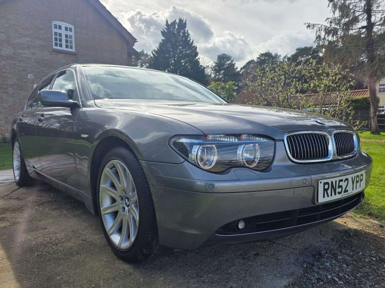 A 2003 BMW 7 SERIES 4.4 745i V8 Saloon 4dr Petrol Auto Euro 3 (333 ps) ICONIC E65/FULL BMW SERV A 2003 BMW 7 SERIES 4.4 745i V8 Saloon 4dr Petrol Auto Euro 3 (333 ps) ICONIC E65/FULL BMW SERV