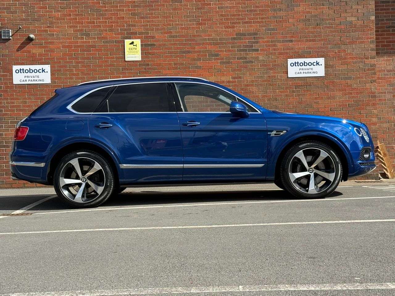 2020 BENTLEY BENTAYGA 2020 BENTLEY BENTAYGA