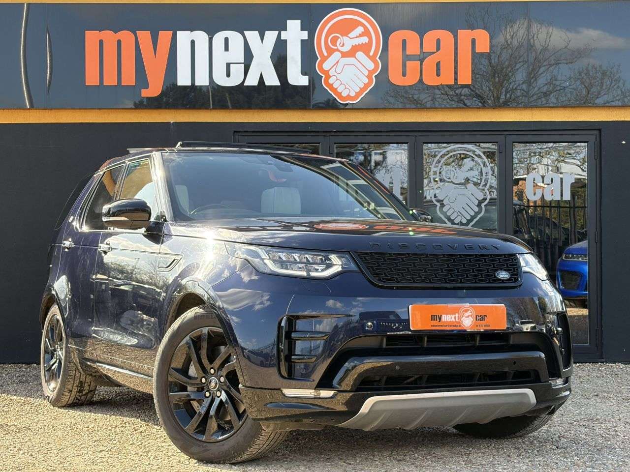 A 2020 LAND ROVER DISCOVERY 3.0 SD V6 HSE Luxury SUV 5dr Diesel Auto 4WD Euro 6 (s/s) (306 ps) FULL SER A 2020 LAND ROVER DISCOVERY 3.0 SD V6 HSE Luxury SUV 5dr Diesel Auto 4WD Euro 6 (s/s) (306 ps) FULL SER