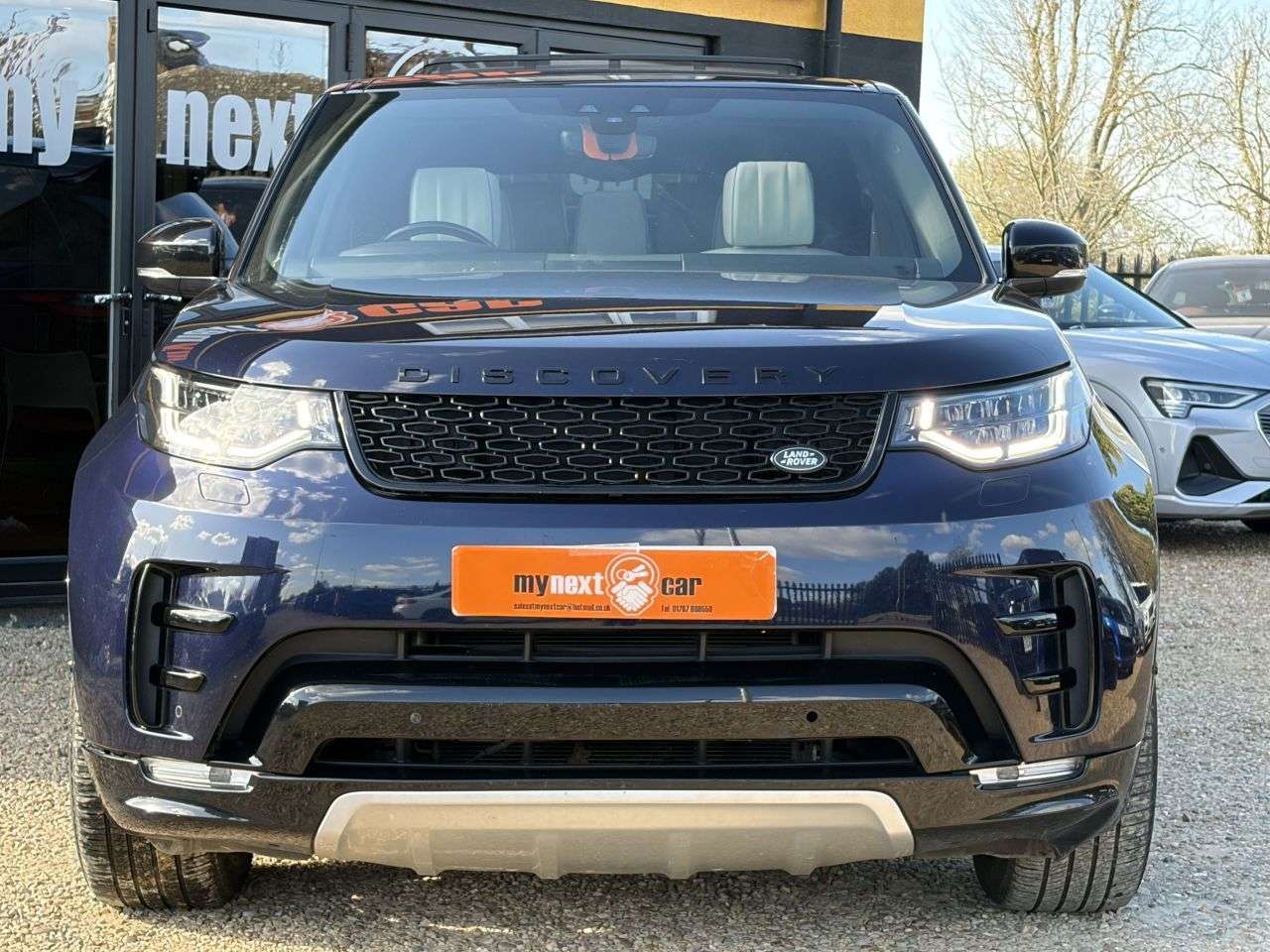 A 2020 LAND ROVER DISCOVERY 3.0 SD V6 HSE Luxury SUV 5dr Diesel Auto 4WD Euro 6 (s/s) (306 ps) FULL SER A 2020 LAND ROVER DISCOVERY 3.0 SD V6 HSE Luxury SUV 5dr Diesel Auto 4WD Euro 6 (s/s) (306 ps) FULL SER