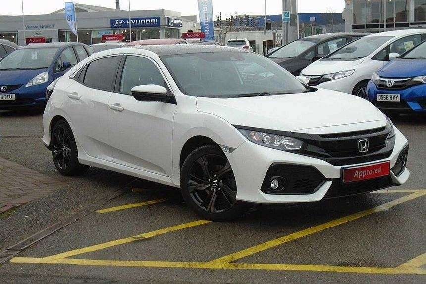 A 2017 HONDA CIVIC 1.0 VTEC Turbo EX Hatchback 5dr Petrol Manual Euro 6 (s/s) (129 ps) SAT NAV A 2017 HONDA CIVIC 1.0 VTEC Turbo EX Hatchback 5dr Petrol Manual Euro 6 (s/s) (129 ps) SAT NAV