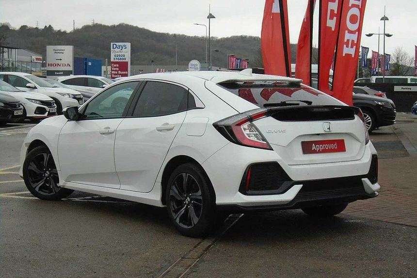 A 2017 HONDA CIVIC 1.0 VTEC Turbo EX Hatchback 5dr Petrol Manual Euro 6 (s/s) (129 ps) SAT NAV A 2017 HONDA CIVIC 1.0 VTEC Turbo EX Hatchback 5dr Petrol Manual Euro 6 (s/s) (129 ps) SAT NAV
