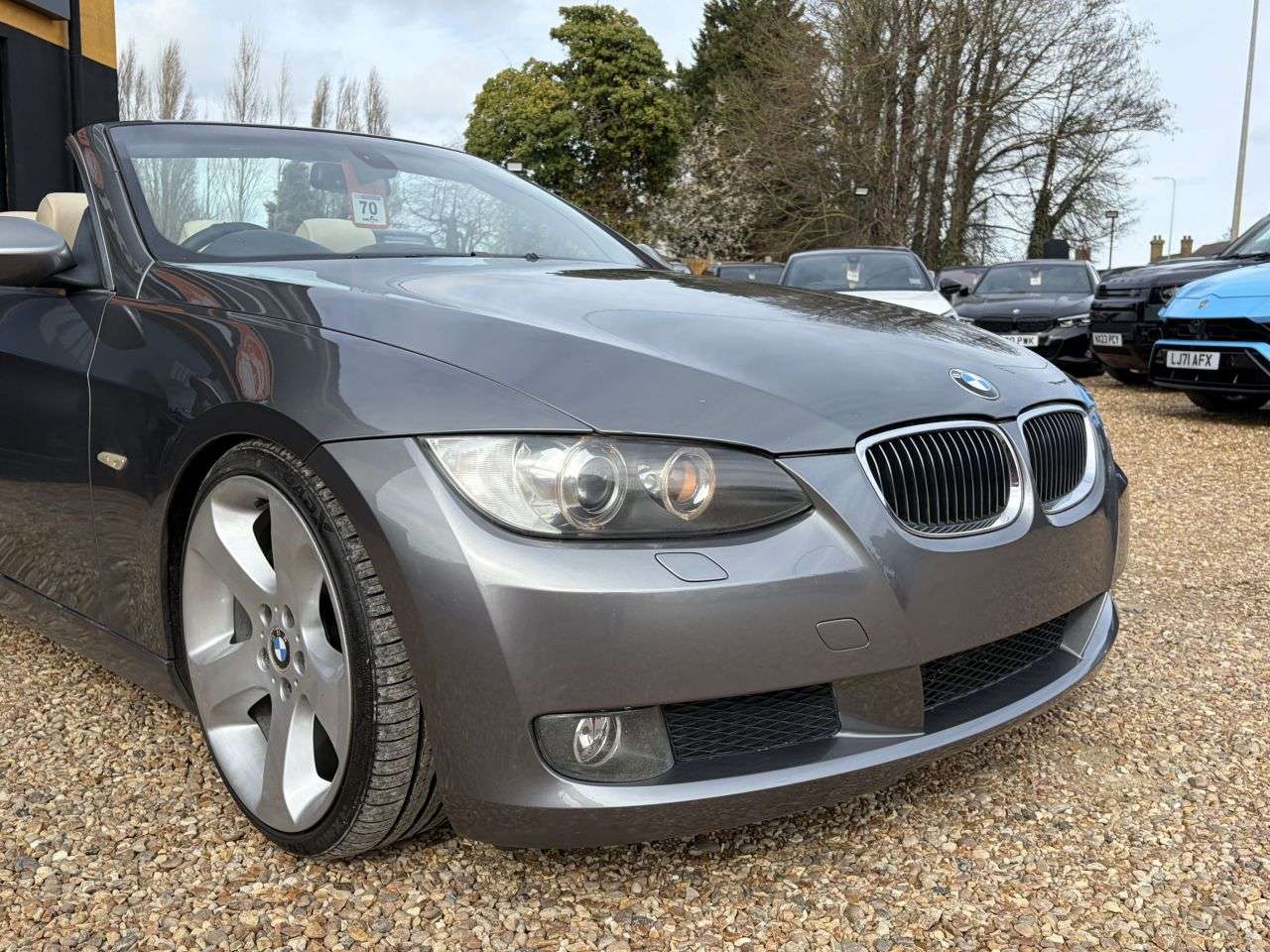 A 2007 BMW 3 SERIES 3.0 330d SE Convertible 2dr Diesel Steptronic Euro 4 (231 ps) Convertible + A 2007 BMW 3 SERIES 3.0 330d SE Convertible 2dr Diesel Steptronic Euro 4 (231 ps) Convertible +