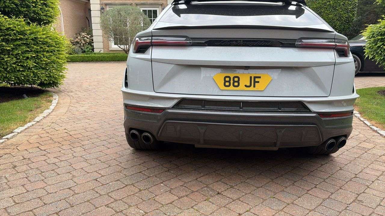 A 2025 LAMBORGHINI URUS 4.0 V8 BiTurbo Performante SUV 5dr Petrol Auto 4WD Euro 6 (666 ps) CARBON B A 2025 LAMBORGHINI URUS 4.0 V8 BiTurbo Performante SUV 5dr Petrol Auto 4WD Euro 6 (666 ps) CARBON B