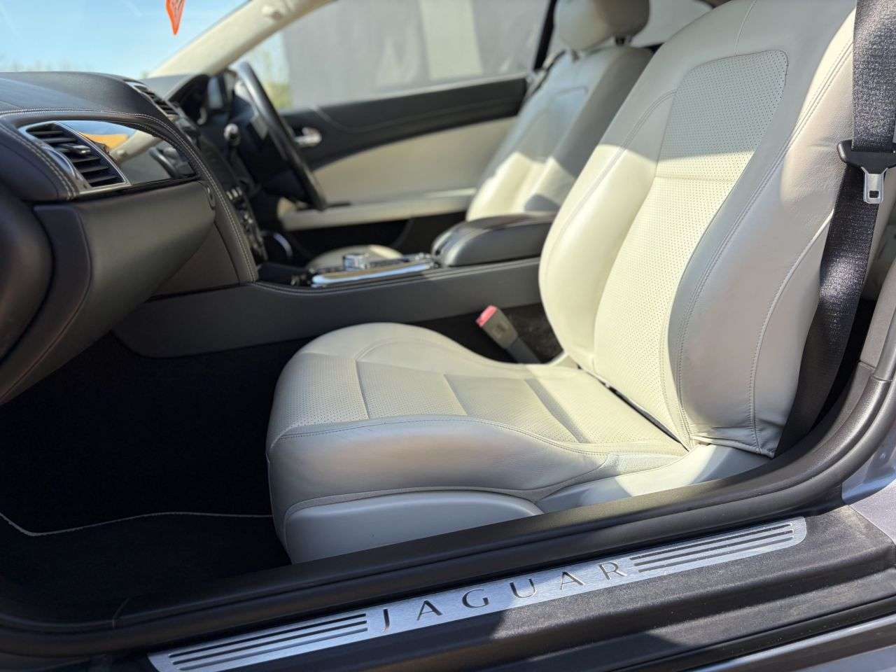 2011 JAGUAR XKR 2011 JAGUAR XKR