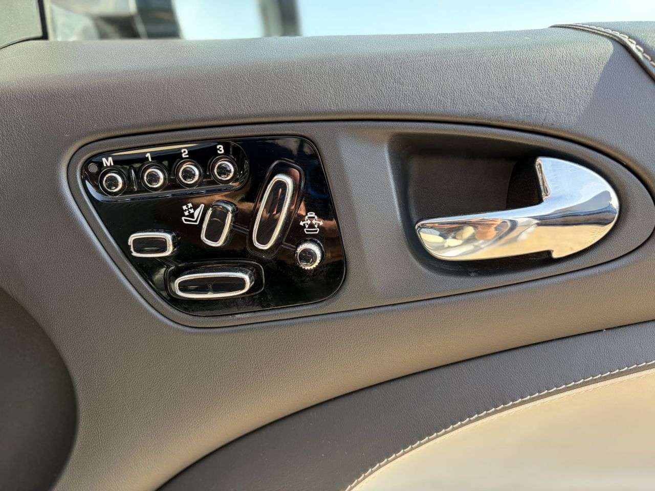 2011 JAGUAR XKR 2011 JAGUAR XKR