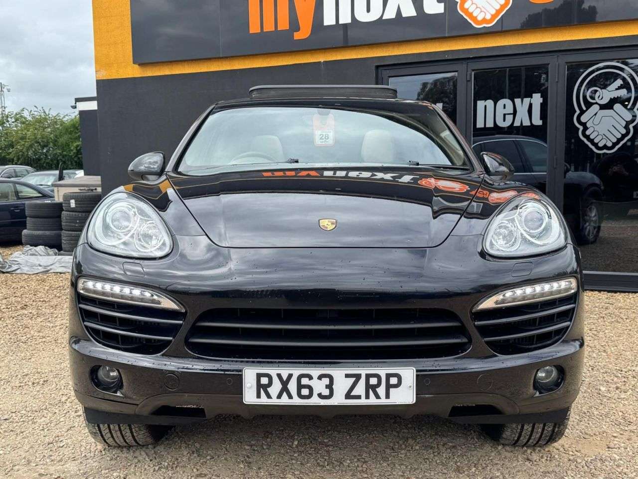 A 2013 PORSCHE CAYENNE 3.0 TD V6 SUV 5dr Diesel Tiptronic 4WD Euro 5 (s/s) (240 ps) JET BLACK PAIN A 2013 PORSCHE CAYENNE 3.0 TD V6 SUV 5dr Diesel Tiptronic 4WD Euro 5 (s/s) (240 ps) JET BLACK PAIN