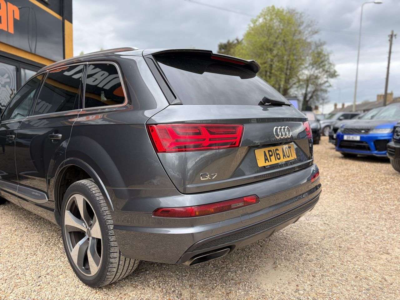 2016 AUDI Q7 2016 AUDI Q7