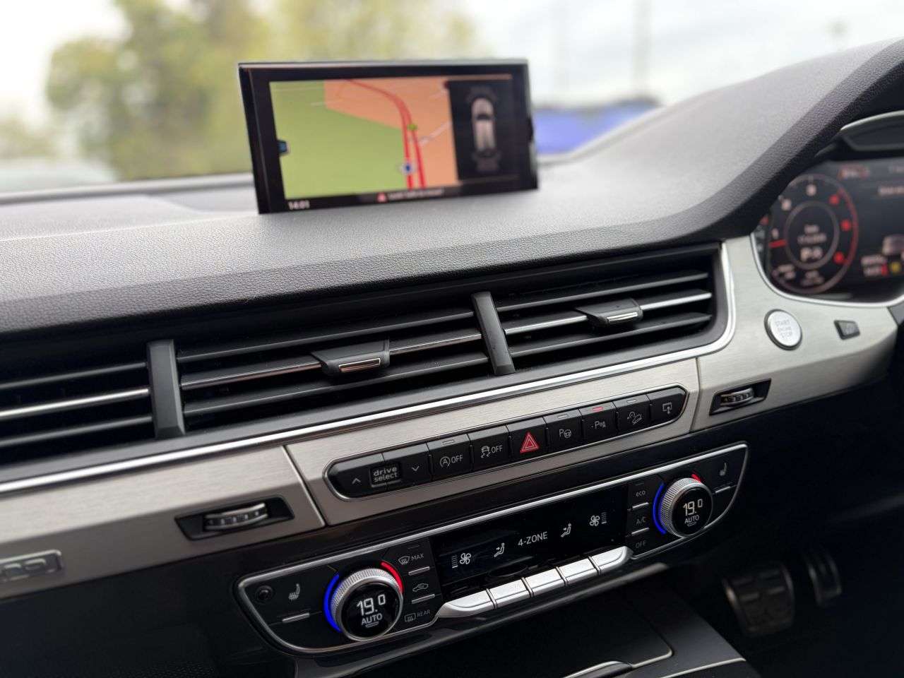 2016 AUDI Q7 2016 AUDI Q7