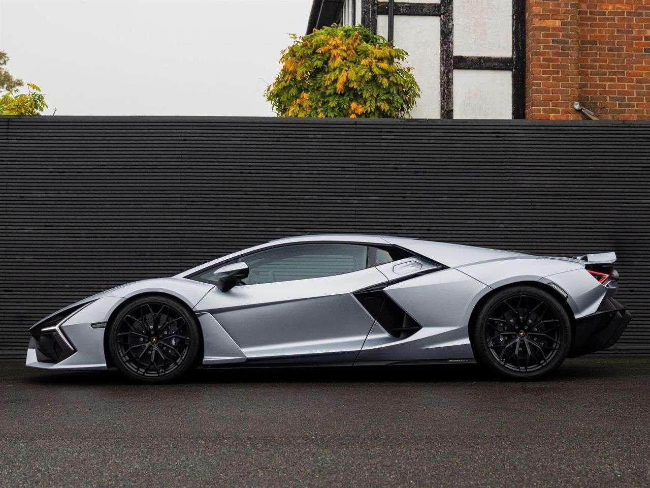 A 2024 LAMBORGHINI REVUELTO 6.5 V12 HPEV 3.8kWh Coupe 2dr Petrol Plug-in Hybrid AMT 4WD Euro 6 (1015 ps A 2024 LAMBORGHINI REVUELTO 6.5 V12 HPEV 3.8kWh Coupe 2dr Petrol Plug-in Hybrid AMT 4WD Euro 6 (1015 ps