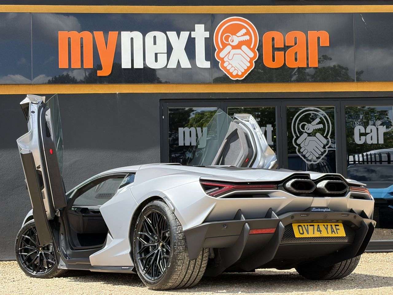 2024 LAMBORGHINI REVUELTO 2024 LAMBORGHINI REVUELTO