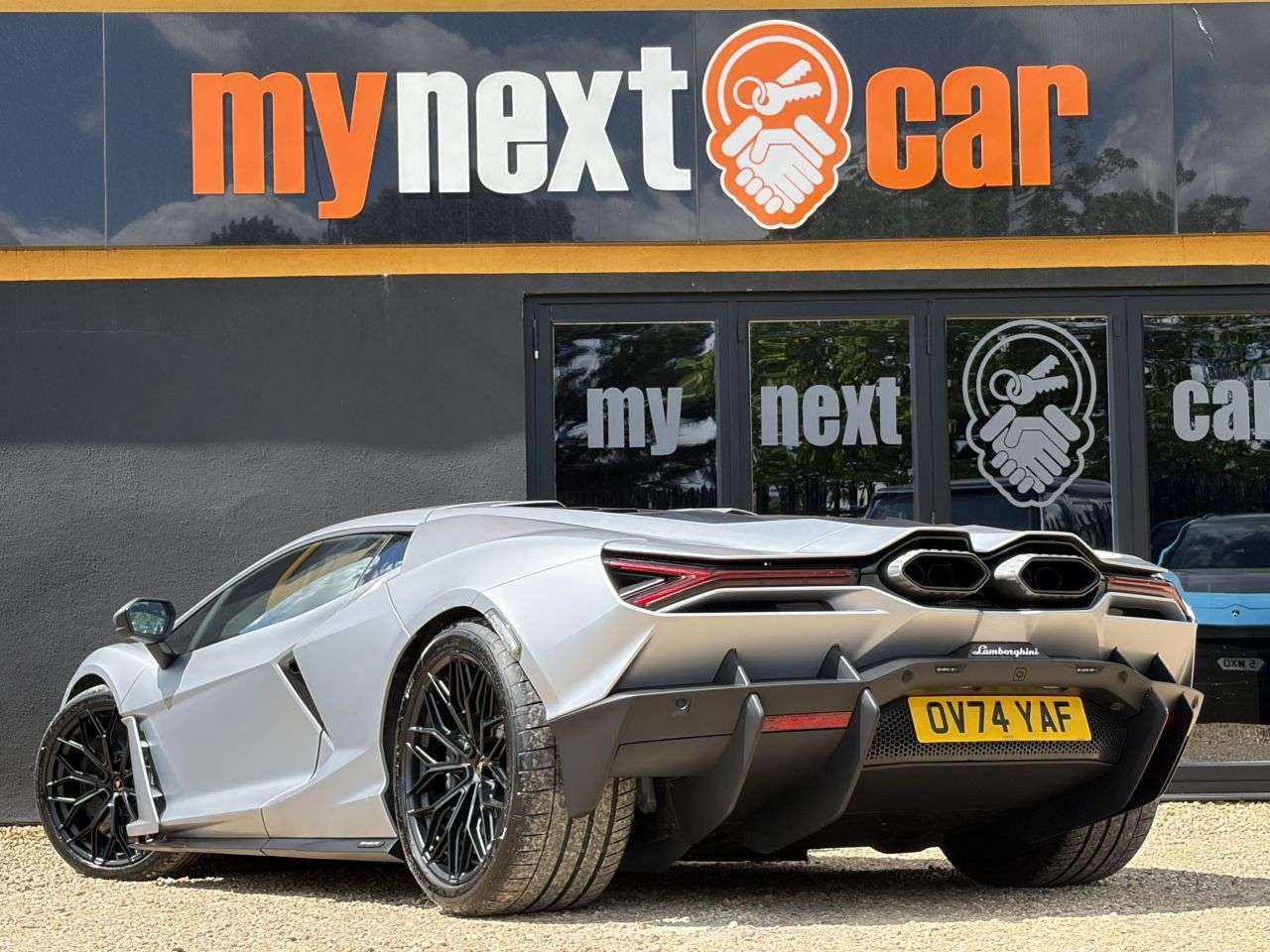 2024 LAMBORGHINI REVUELTO 2024 LAMBORGHINI REVUELTO