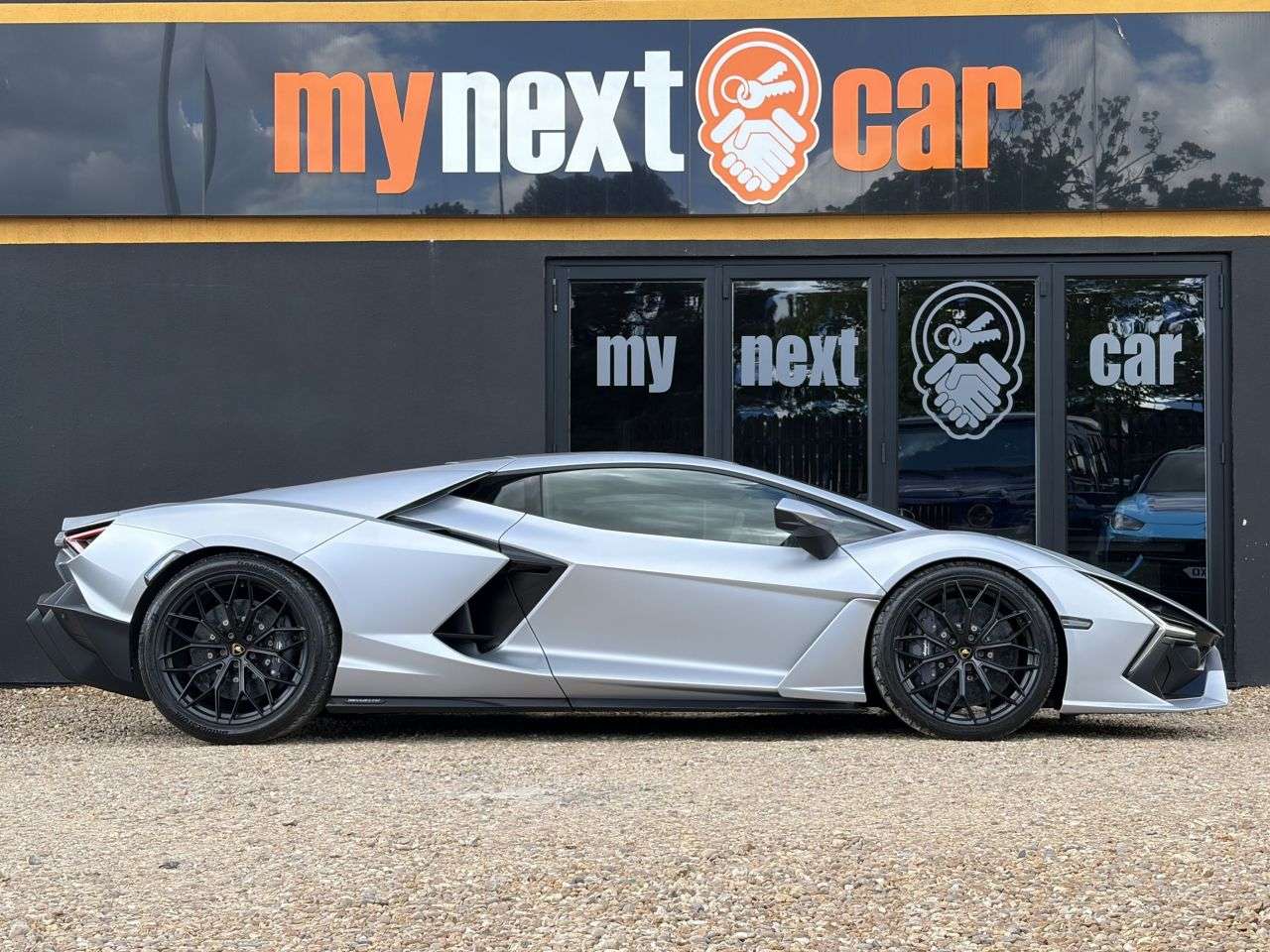 2024 LAMBORGHINI REVUELTO 2024 LAMBORGHINI REVUELTO