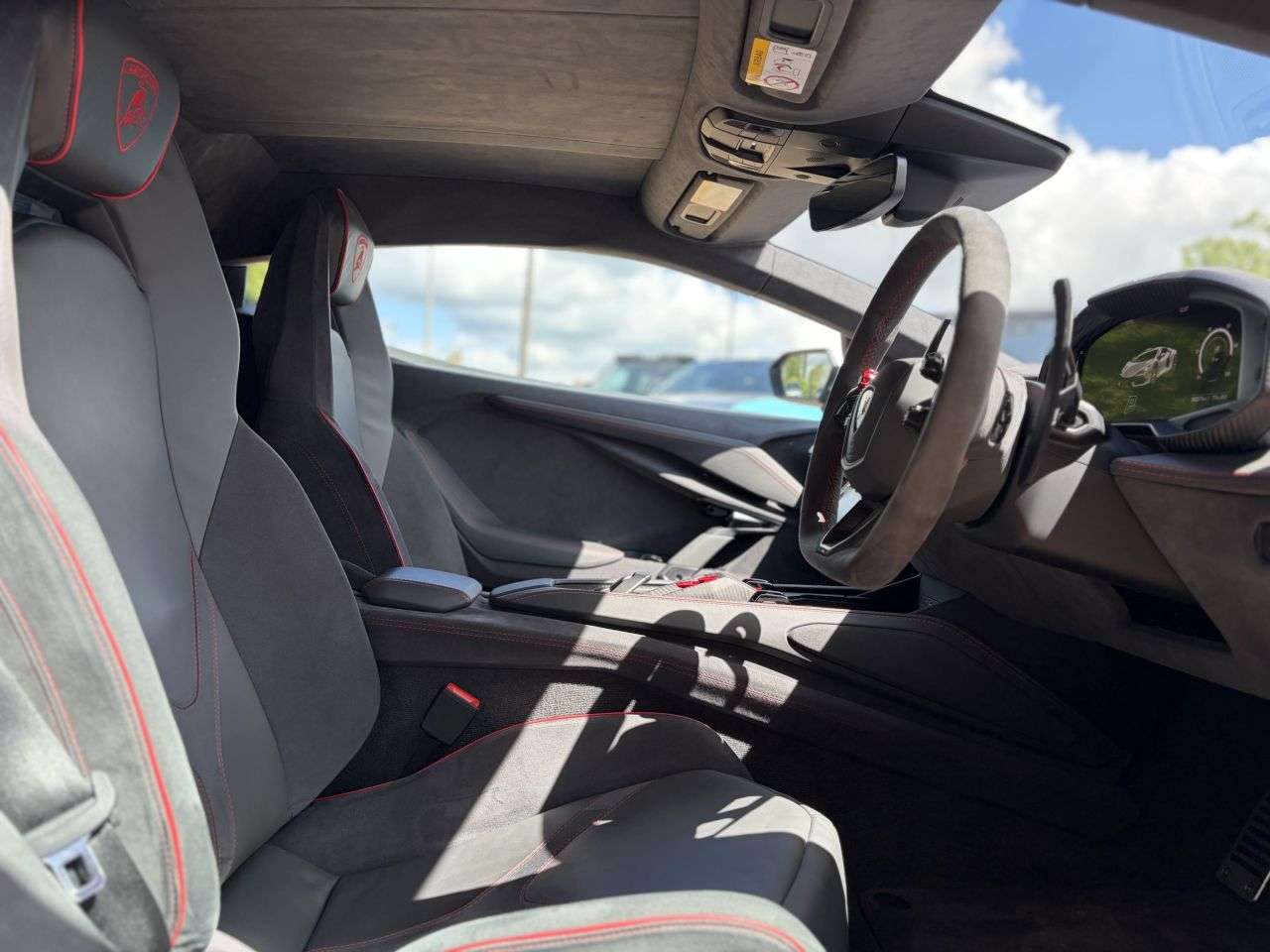 2024 LAMBORGHINI REVUELTO 2024 LAMBORGHINI REVUELTO