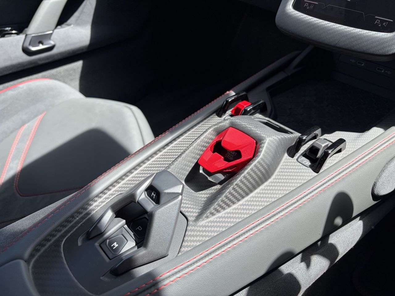2024 LAMBORGHINI REVUELTO 2024 LAMBORGHINI REVUELTO