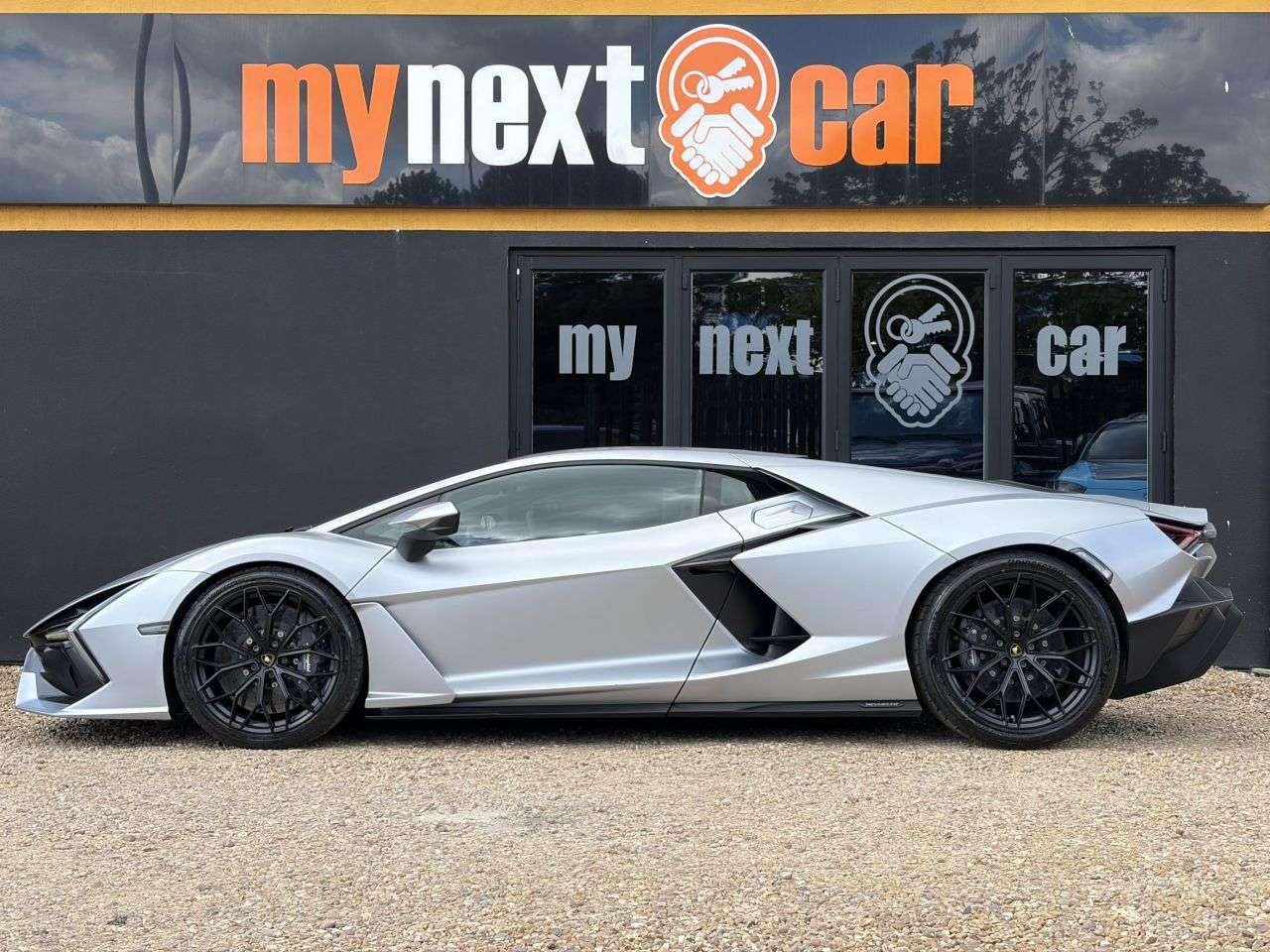 2024 LAMBORGHINI REVUELTO 2024 LAMBORGHINI REVUELTO