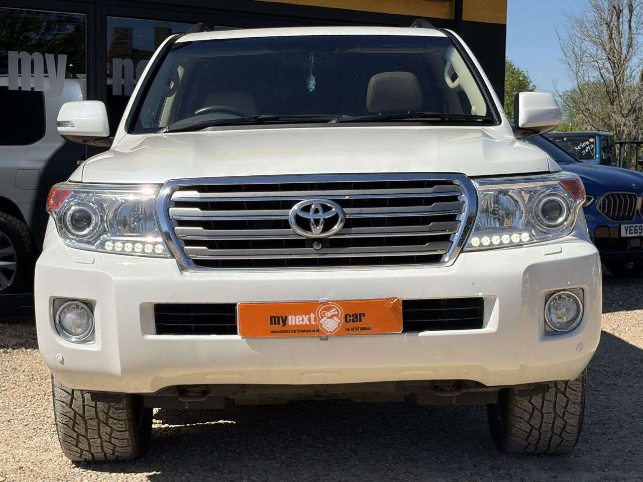 A 2015 TOYOTA LAND CRUISER 4.5 D-4D V8 SUV 5dr Diesel Auto 4WD Euro 5 (268 ps) SAT NAV + LEATHER SEATS A 2015 TOYOTA LAND CRUISER 4.5 D-4D V8 SUV 5dr Diesel Auto 4WD Euro 5 (268 ps) SAT NAV + LEATHER SEATS