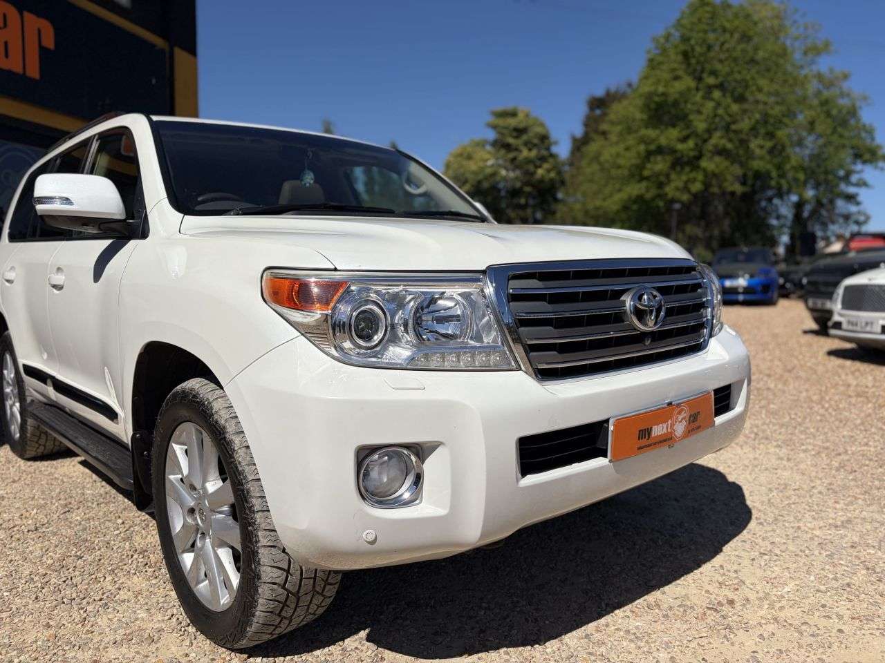A 2015 TOYOTA LAND CRUISER 4.5 D-4D V8 SUV 5dr Diesel Auto 4WD Euro 5 (268 ps) SAT NAV + LEATHER SEATS A 2015 TOYOTA LAND CRUISER 4.5 D-4D V8 SUV 5dr Diesel Auto 4WD Euro 5 (268 ps) SAT NAV + LEATHER SEATS