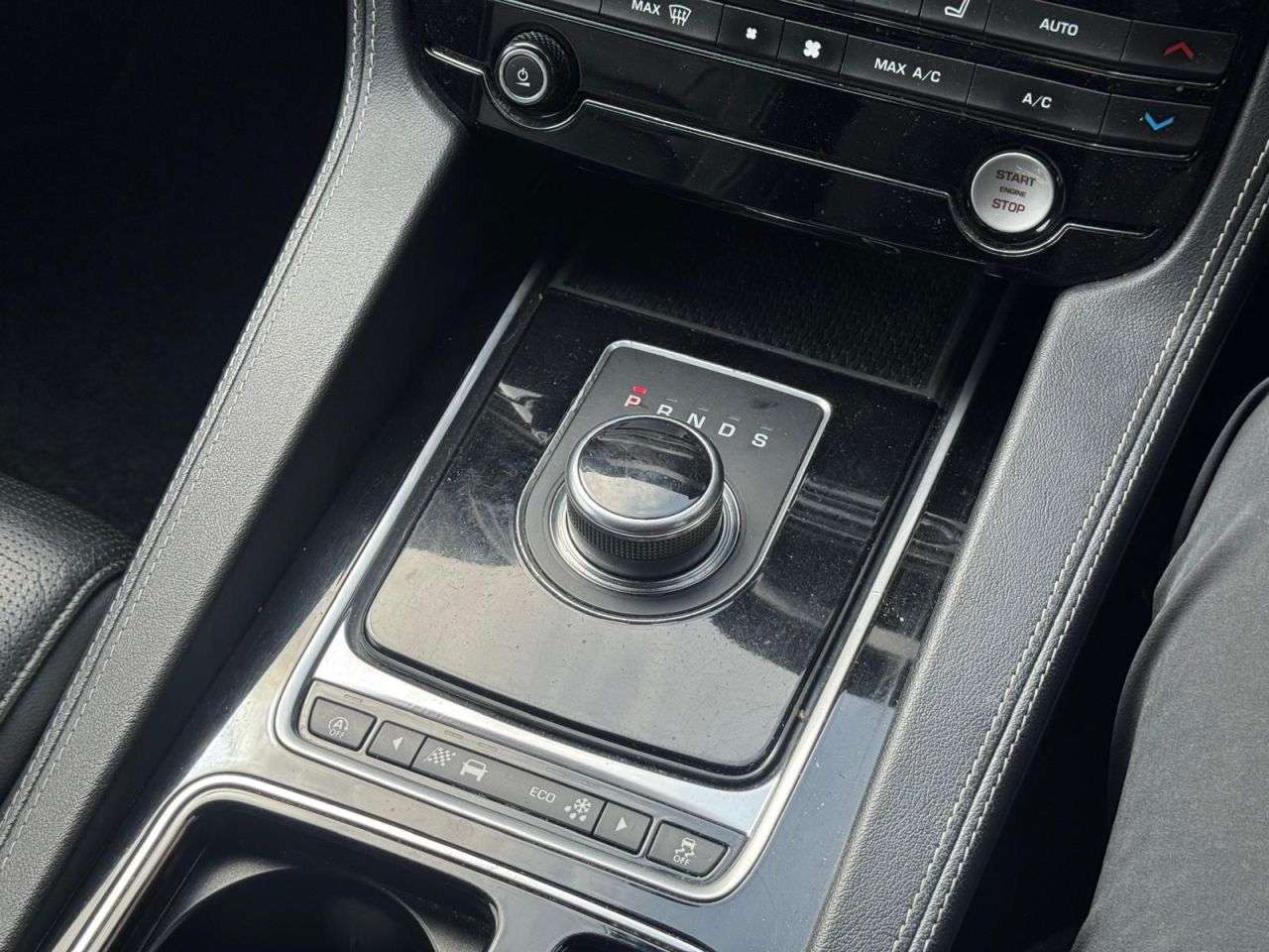 2017 JAGUAR F-PACE 2017 JAGUAR F-PACE