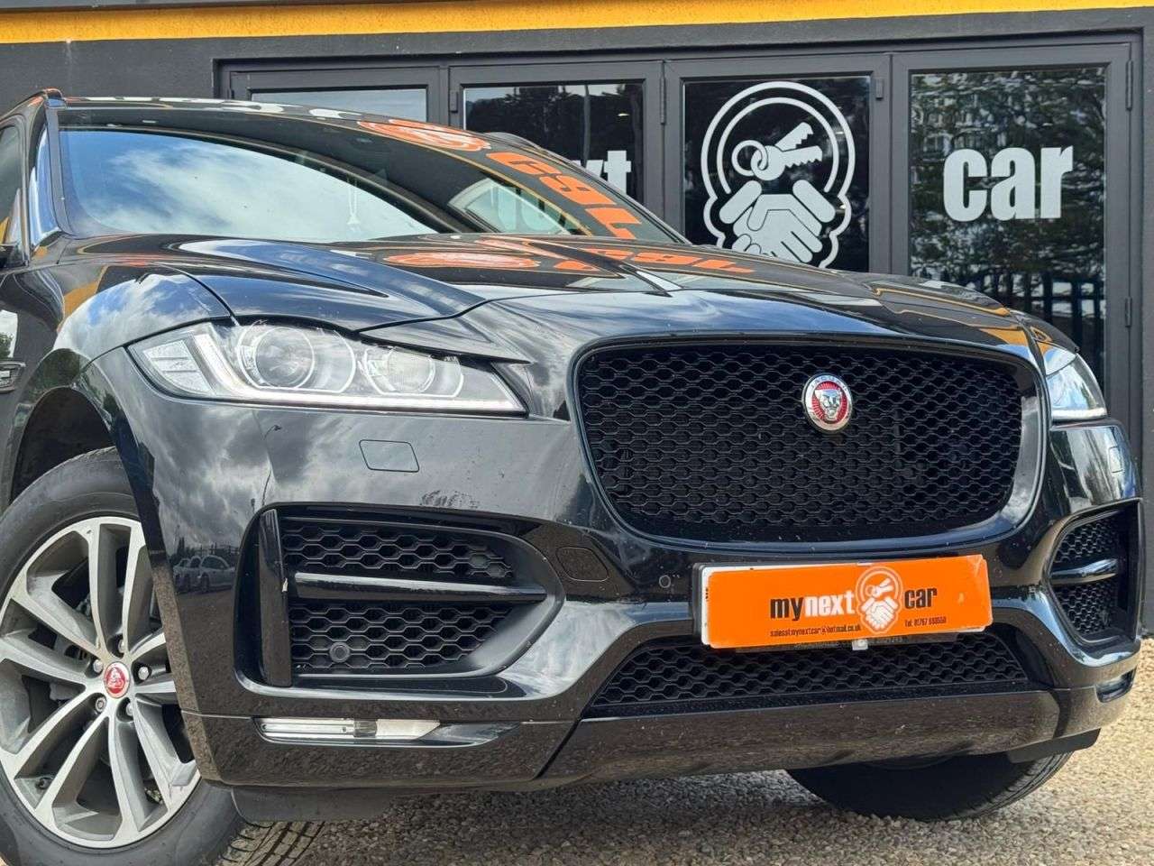 A 2017 JAGUAR F-PACE 2.0 P250i R-Sport SUV 5dr Petrol Auto AWD Euro 6 (s/s) (250 ps) * DELIVERY A 2017 JAGUAR F-PACE 2.0 P250i R-Sport SUV 5dr Petrol Auto AWD Euro 6 (s/s) (250 ps) * DELIVERY