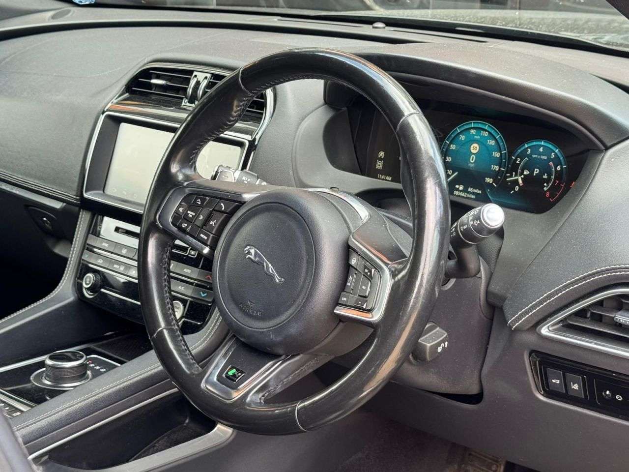 2017 JAGUAR F-PACE 2017 JAGUAR F-PACE