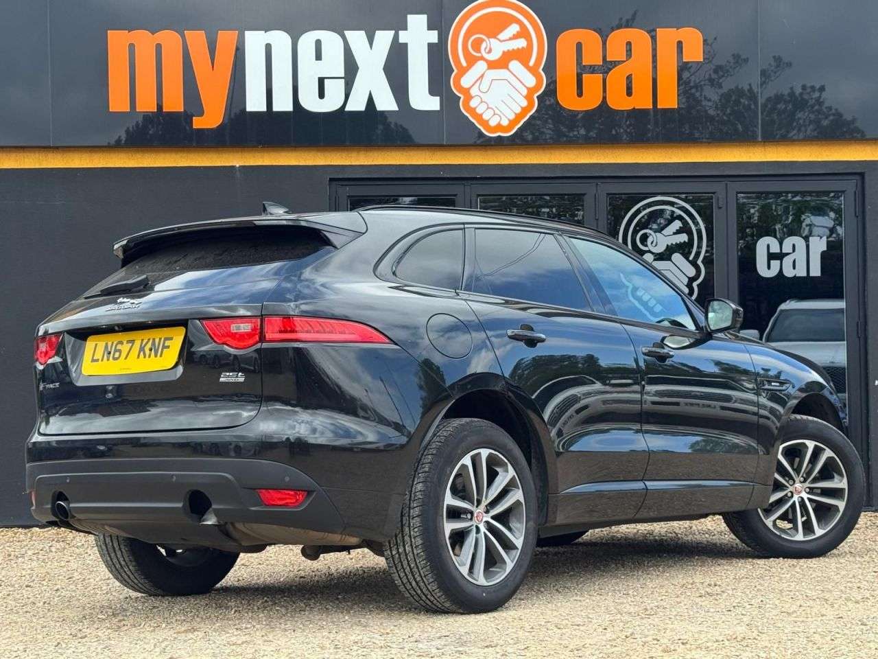 2017 JAGUAR F-PACE 2017 JAGUAR F-PACE