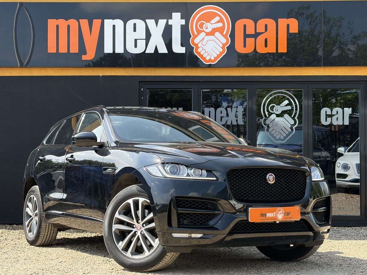 A 2017 JAGUAR F-PACE 2.0 P250i R-Sport SUV 5dr Petrol Auto AWD Euro 6 (s/s) (250 ps) * DELIVERY A 2017 JAGUAR F-PACE 2.0 P250i R-Sport SUV 5dr Petrol Auto AWD Euro 6 (s/s) (250 ps) * DELIVERY