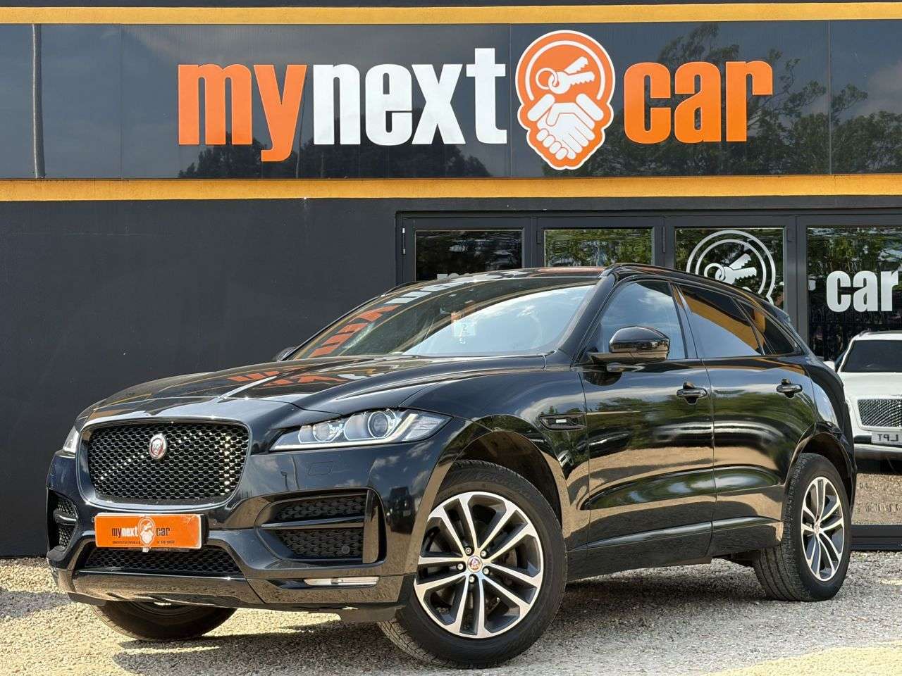 A 2017 JAGUAR F-PACE 2.0 P250i R-Sport SUV 5dr Petrol Auto AWD Euro 6 (s/s) (250 ps) * DELIVERY A 2017 JAGUAR F-PACE 2.0 P250i R-Sport SUV 5dr Petrol Auto AWD Euro 6 (s/s) (250 ps) * DELIVERY