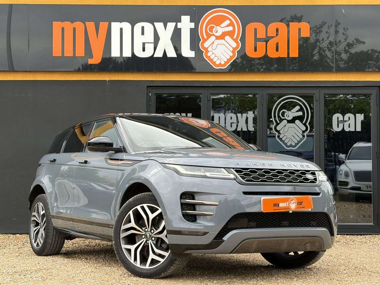 A 2019 LAND ROVER RANGE ROVER EVOQUE 2.0 D180 First Edition SUV 5dr Diesel Auto 4WD Euro 6 (s/s) (180 ps) 2 KEYS A 2019 LAND ROVER RANGE ROVER EVOQUE 2.0 D180 First Edition SUV 5dr Diesel Auto 4WD Euro 6 (s/s) (180 ps) 2 KEYS
