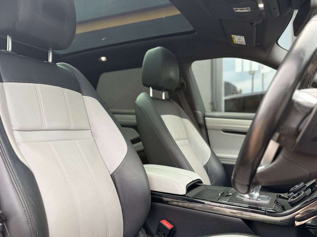 2019 LAND ROVER RANGE ROVER EVOQUE 2019 LAND ROVER RANGE ROVER EVOQUE