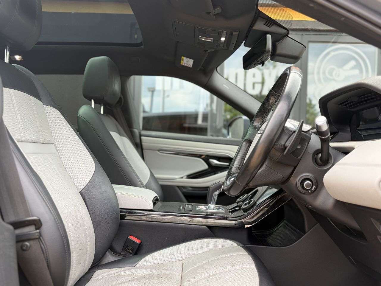 2019 LAND ROVER RANGE ROVER EVOQUE 2019 LAND ROVER RANGE ROVER EVOQUE