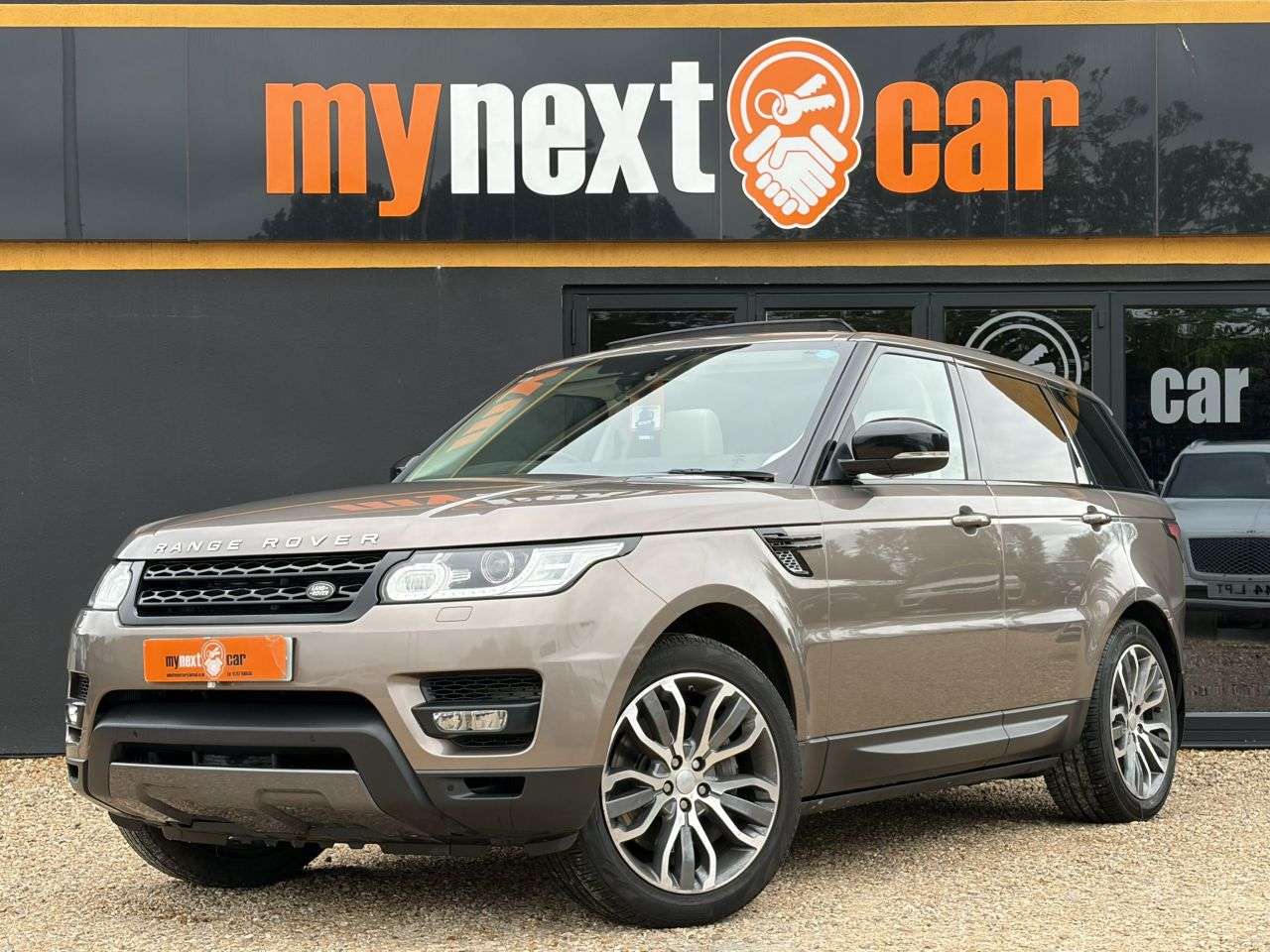 A 2016 LAND ROVER RANGE ROVER SPORT 3.0 SD V6 HSE Dynamic SUV 5dr Diesel Auto 4WD Euro 6 (s/s) (306 ps) 1 FORME A 2016 LAND ROVER RANGE ROVER SPORT 3.0 SD V6 HSE Dynamic SUV 5dr Diesel Auto 4WD Euro 6 (s/s) (306 ps) 1 FORME