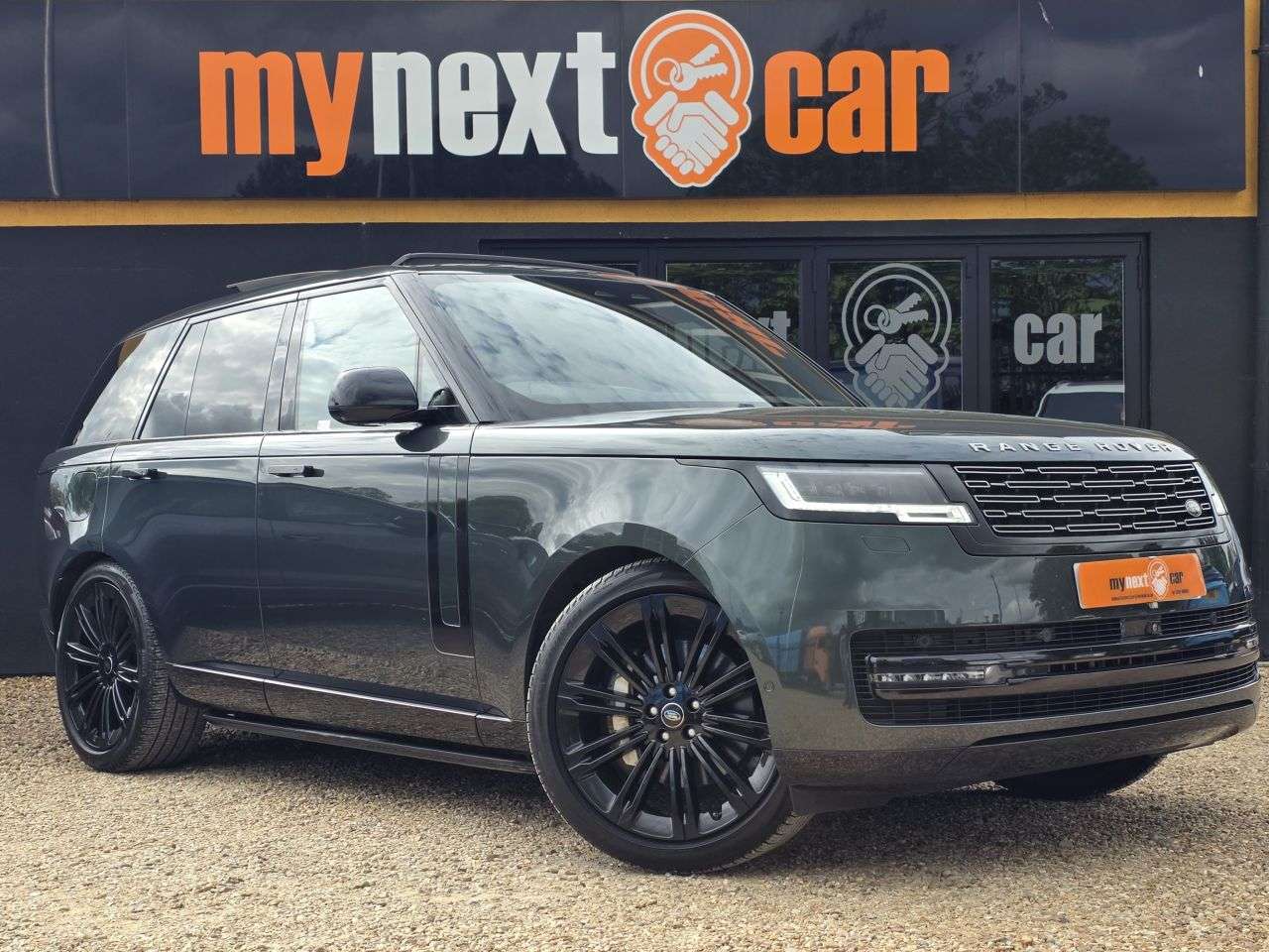 A 2022 LAND ROVER RANGE ROVER 3.0 P400 MHEV SE SUV 5dr Petrol Auto 4WD Euro 6 (s/s) (400 ps) ADAPTIVE CRU A 2022 LAND ROVER RANGE ROVER 3.0 P400 MHEV SE SUV 5dr Petrol Auto 4WD Euro 6 (s/s) (400 ps) ADAPTIVE CRU
