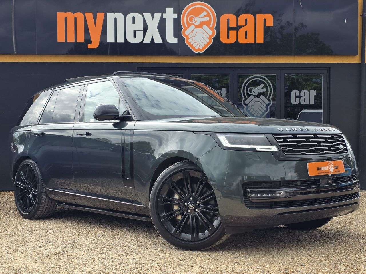 A 2022 LAND ROVER RANGE ROVER 3.0 P400 MHEV SE SUV 5dr Petrol Auto 4WD Euro 6 (s/s) (400 ps) ADAPTIVE CRU A 2022 LAND ROVER RANGE ROVER 3.0 P400 MHEV SE SUV 5dr Petrol Auto 4WD Euro 6 (s/s) (400 ps) ADAPTIVE CRU