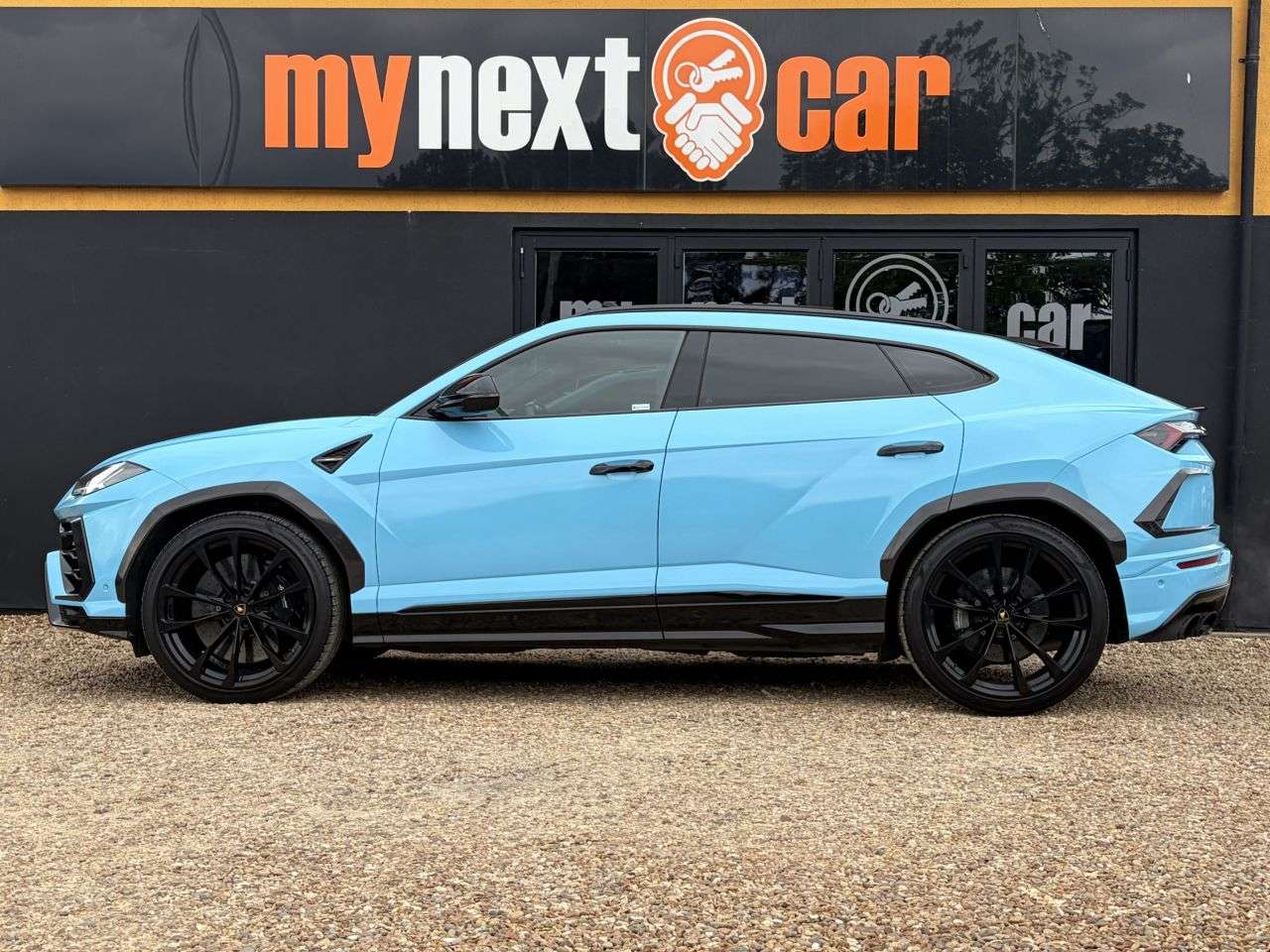 2019 LAMBORGHINI URUS 2019 LAMBORGHINI URUS