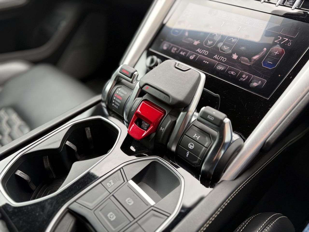 2019 LAMBORGHINI URUS 2019 LAMBORGHINI URUS