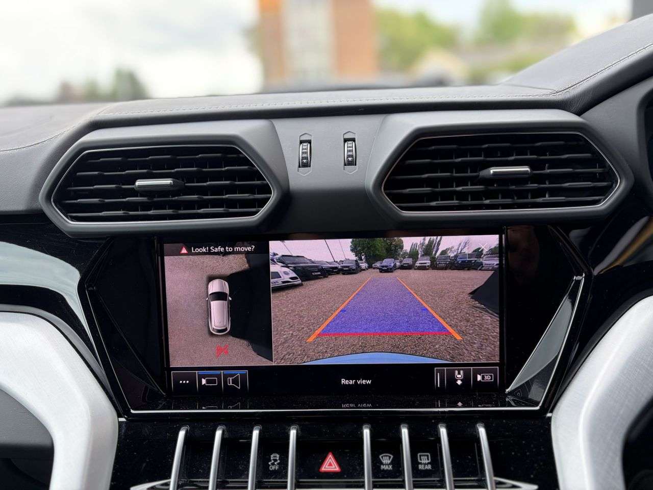 2019 LAMBORGHINI URUS 2019 LAMBORGHINI URUS