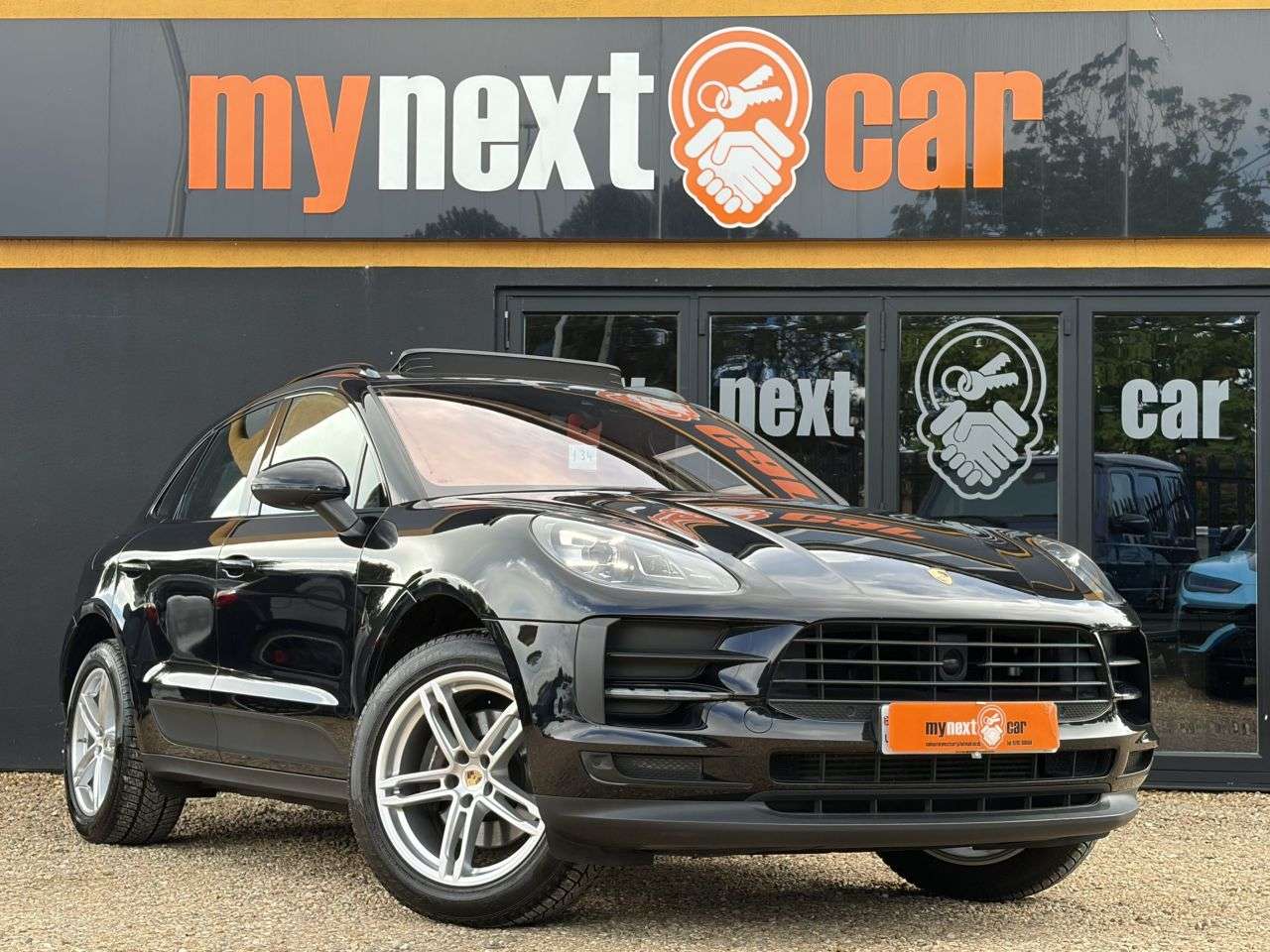 A 2018 PORSCHE MACAN 2.0T SUV 5dr Petrol PDK 4WD Euro 6 (s/s) (245 ps) HUGE SPEC// CRUISE CONTRO A 2018 PORSCHE MACAN 2.0T SUV 5dr Petrol PDK 4WD Euro 6 (s/s) (245 ps) HUGE SPEC// CRUISE CONTRO
